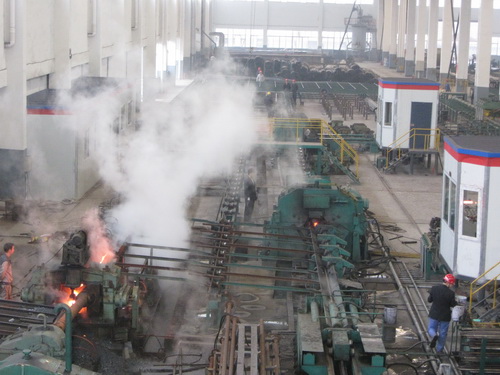 巴中无缝钢管厂家生产车间